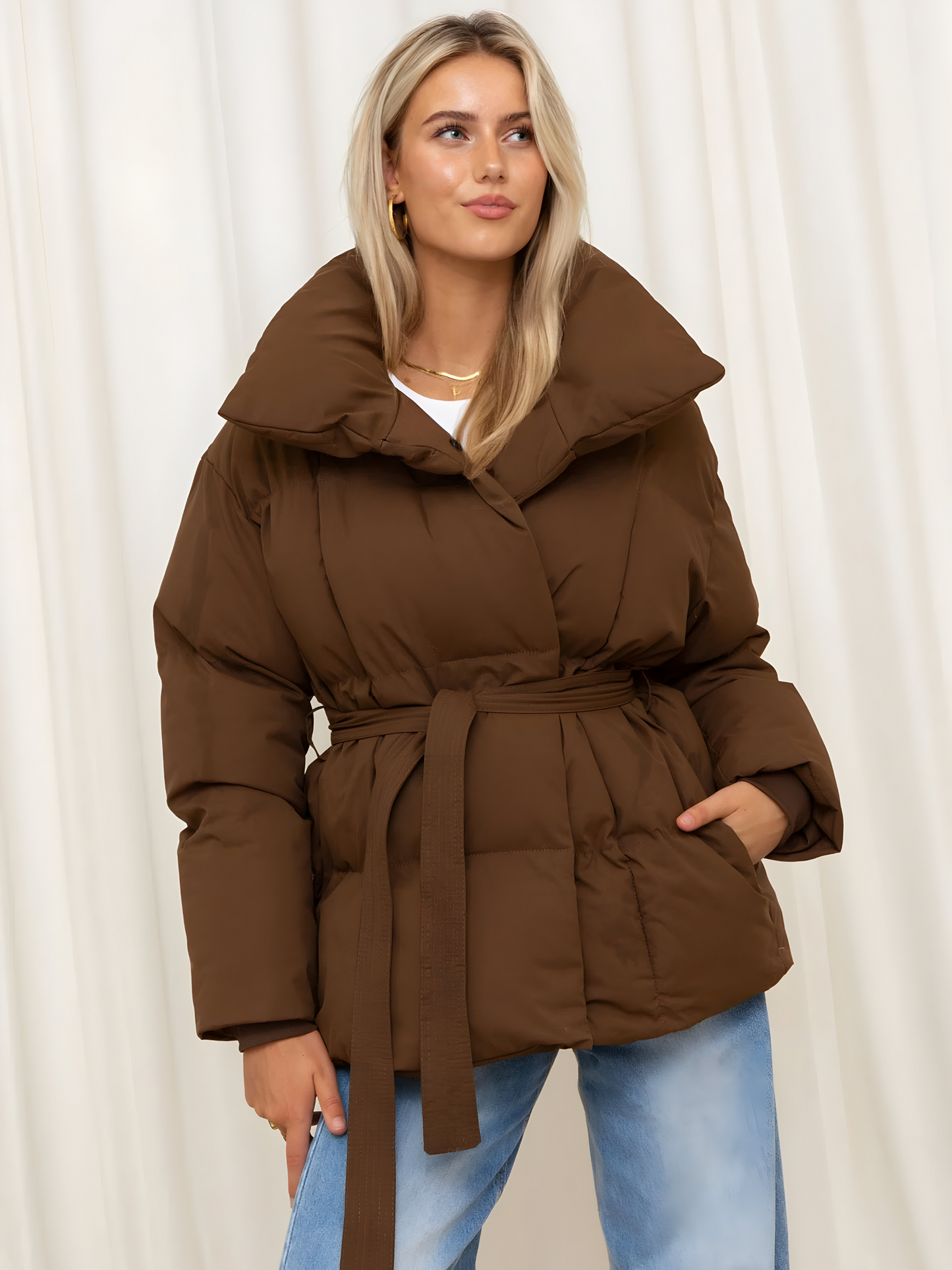 THE VALESKA COAT