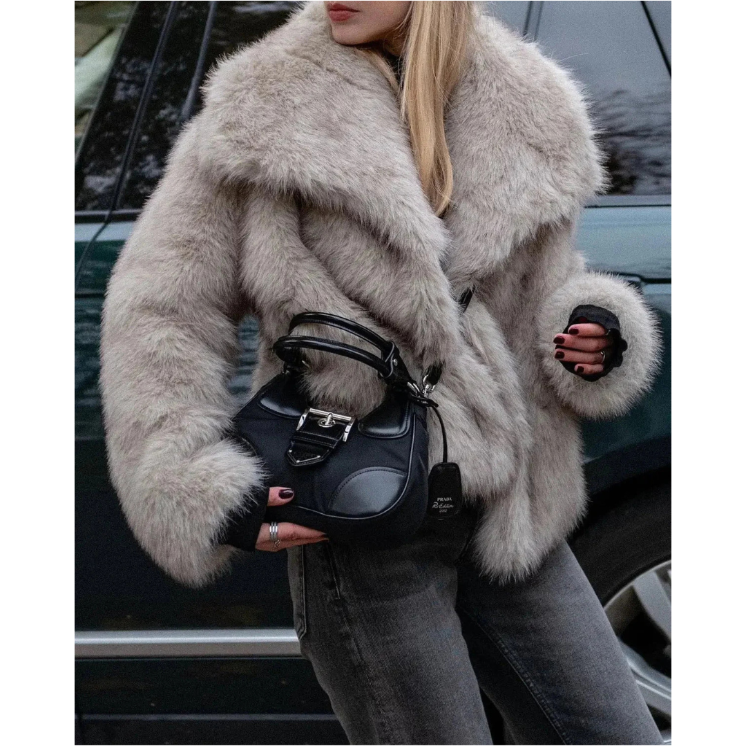 THE ISOLDE COAT
