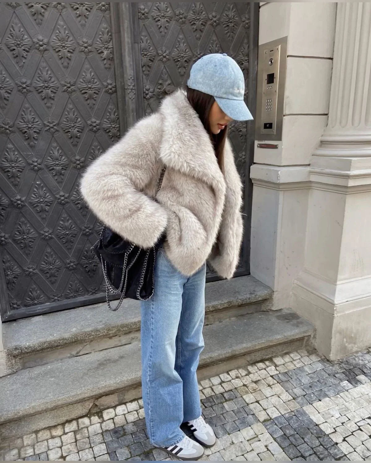 THE ISOLDE COAT