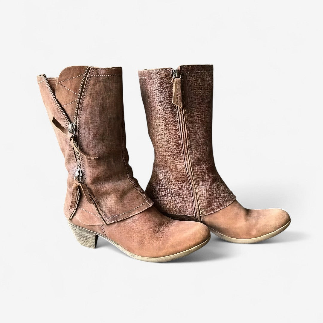 THE AVINE BOOTS