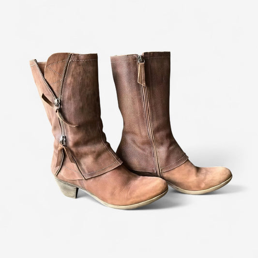 THE AVINE BOOTS