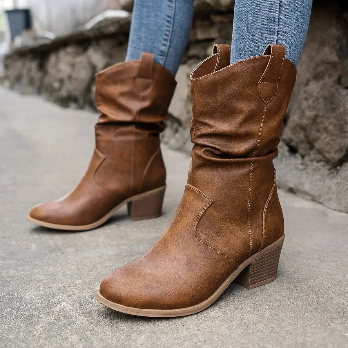 THE LOANA BOOTS