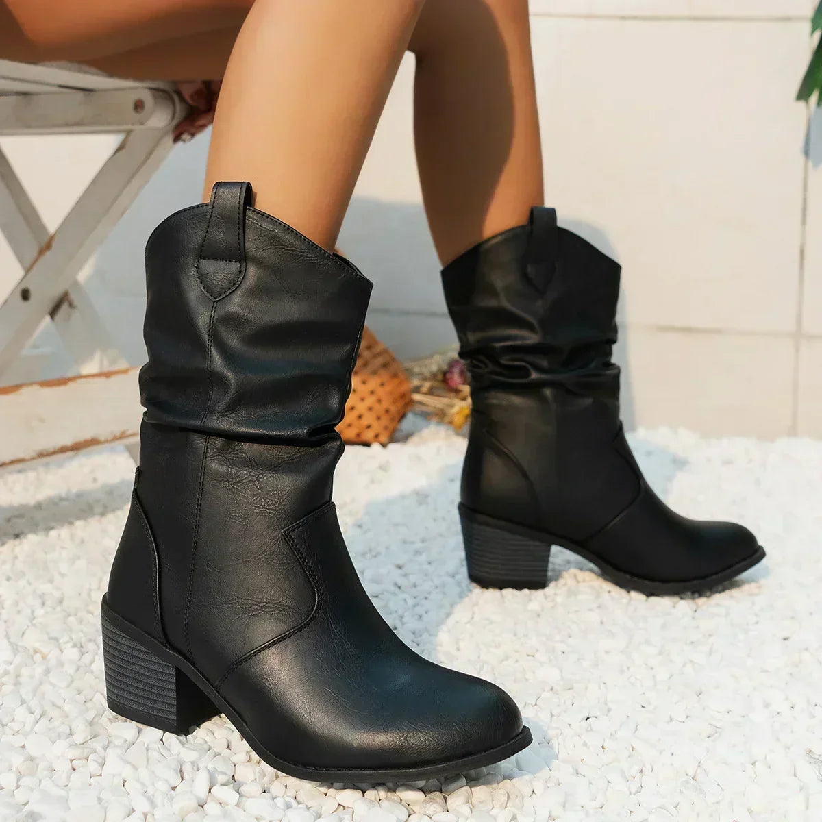 THE LOANA BOOTS